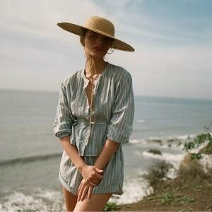 DÔEN Blue Lillie top